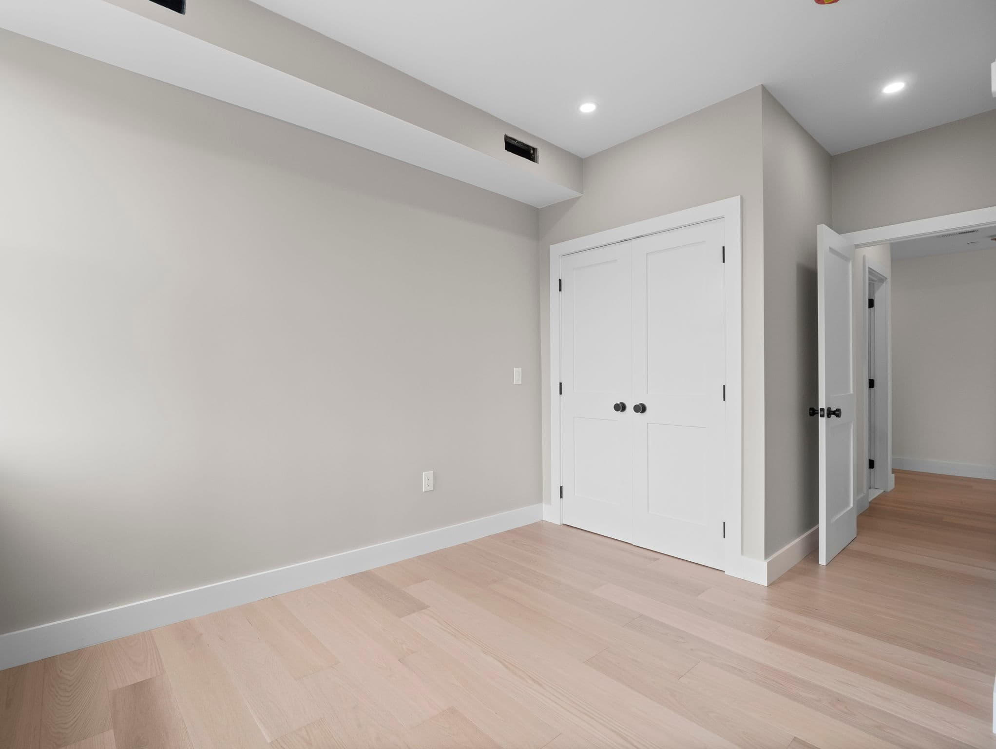 106 Bunker Hill 32